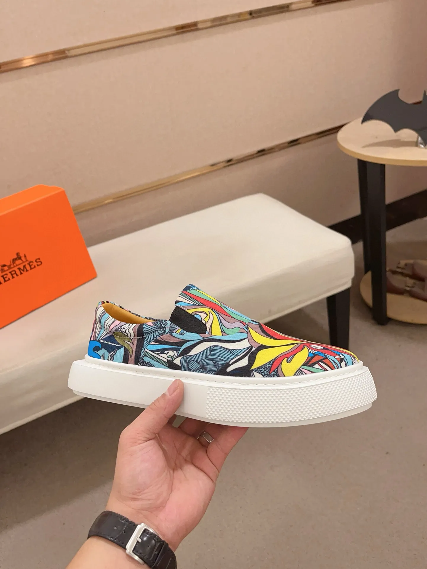 Men's clothing and shoes💰: 442💰《HERMES》【Classic original single version】Hermès; top 🔝purchase agent🔍🔍men's latest 🇺🇸 counter sales simultaneously, imported from Italy original ▲▲cowhide ▲▲ (high-end, nobility, class) ) Exquisite workmanship (Italian 🇮🇹 imported water-dyed 🐂 cowhide lining) sole: original sole provided by the original factory, ⚠️exclusive double-layer activity·TPR·rubber·combined molded outsole; super comfortable·wear-resistant·non-slip·environmental protection The real thing is more beautiful if you take the real thing (high quality, follow the order). You can enter and exit the counter at will * Number of yards: 38-44 (45 can be customized and cannot be returned or exchanged)